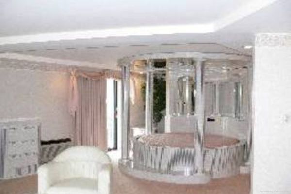 CHATEAU ROYALE INN (Lake Geneva)